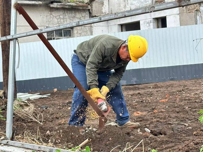 延吉:拆除圍擋 釋放空間 綠化補(bǔ)植:pvc圍擋